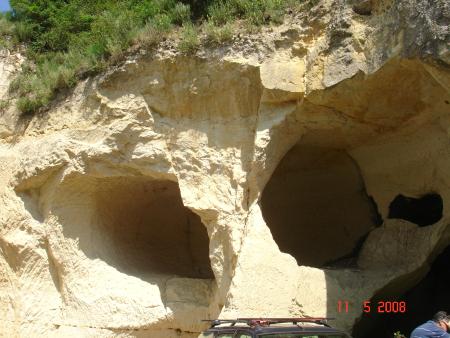 grotte en face du chateau